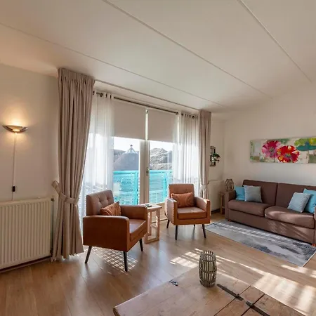 Daire Bright Coastal Hideaway