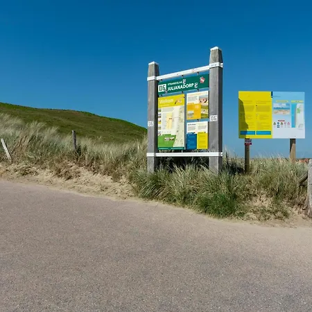 דירה Bright Coastal Hideaway יוליאנאדורפ