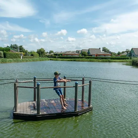 Daire Bright Coastal Hideaway