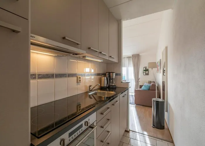 Bright Coastal Hideaway *