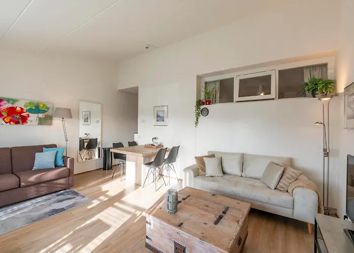 Bright Coastal Hideaway Apartment Julianadorp