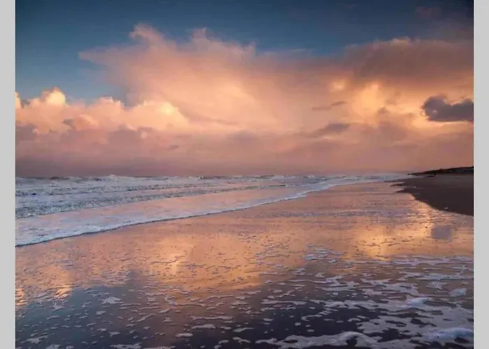 Bright Coastal Hideaway *