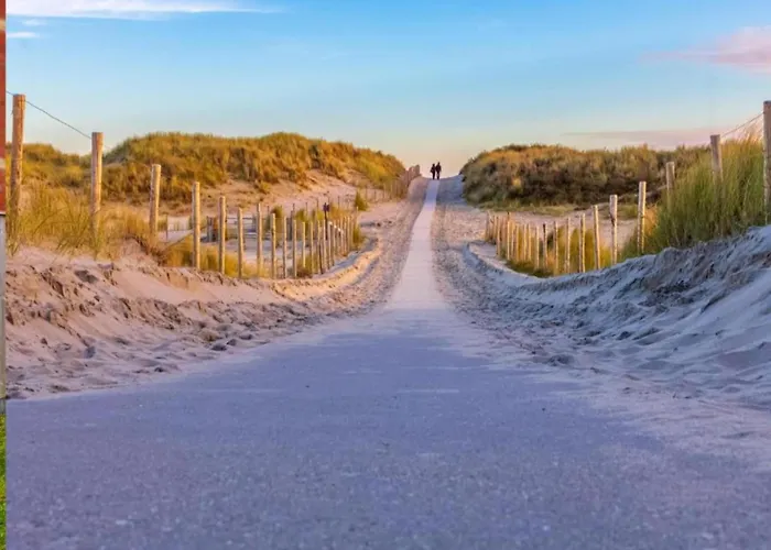 Bright Coastal Hideaway * Julianadorp