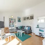 Bright Coastal Hideaway Apartment Julianadorp