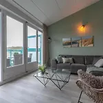 Apartment Bright Coastal Hideaway *