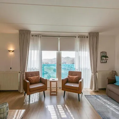 Bright Coastal Hideaway Julianadorp