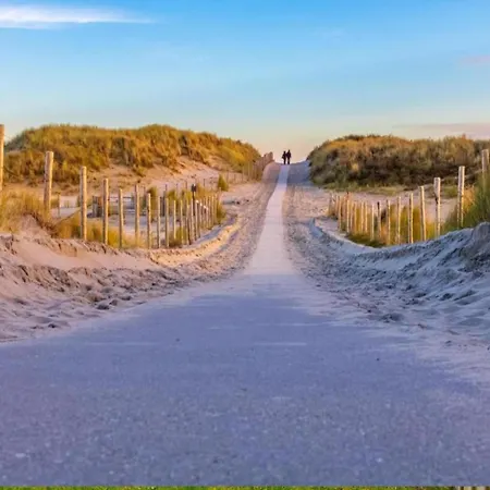 Bright Coastal Hideaway * Julianadorp